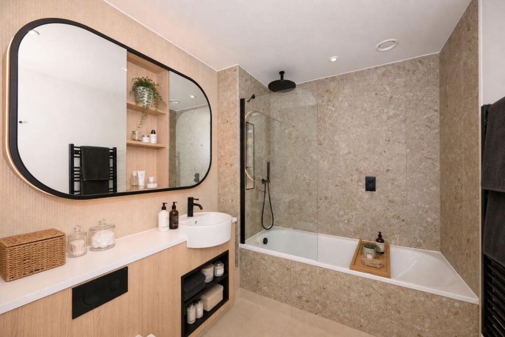 Apartment in London - View 5
