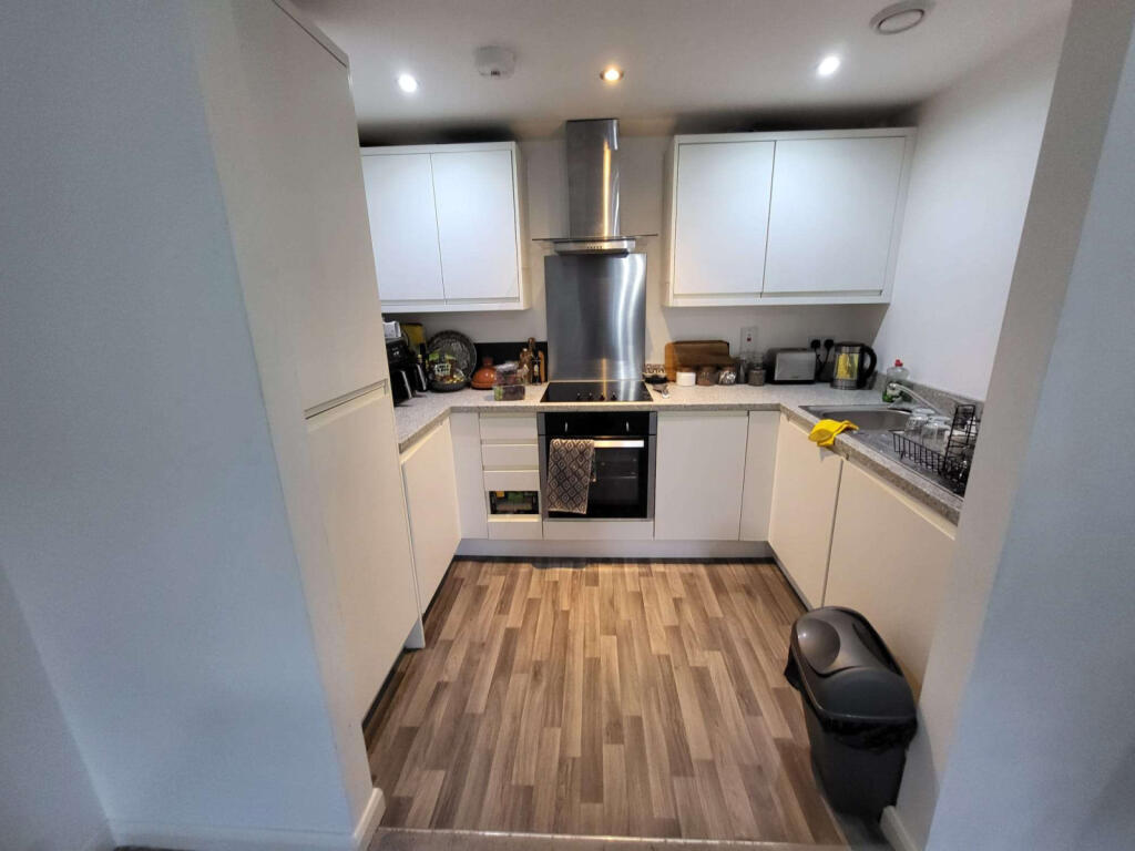 Apartment in Luton - View 5