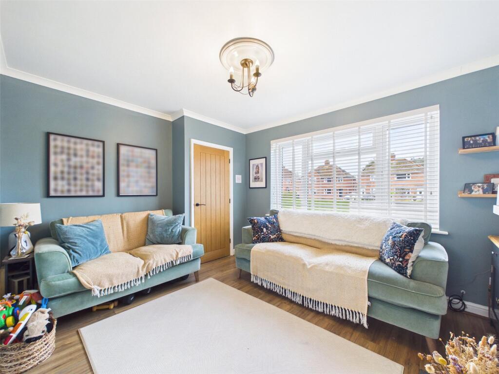 Field End, Churchdown, Gloucester, Gloucestershire, GL3 photo 4