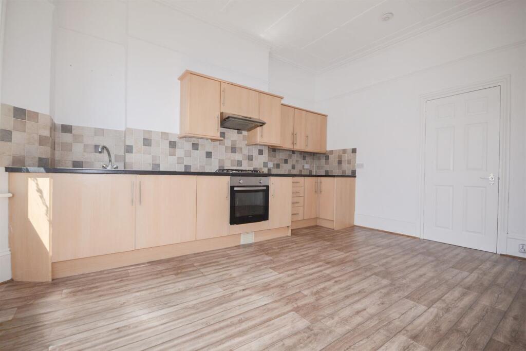 Apartment in Tonbridge - More
