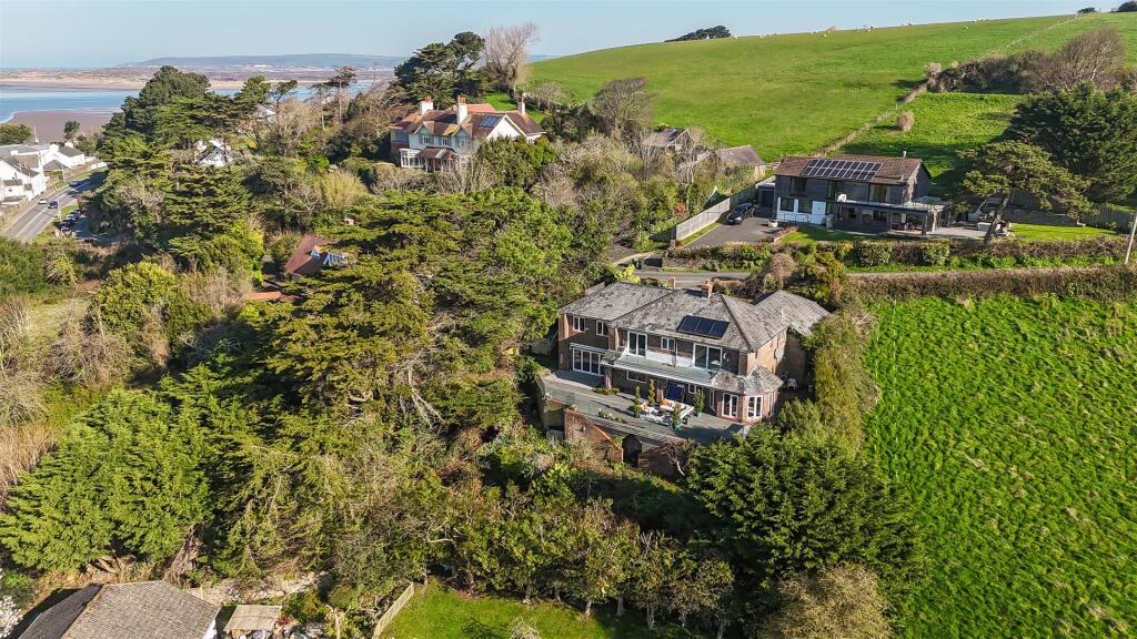 Main image of property: New Road, Instow