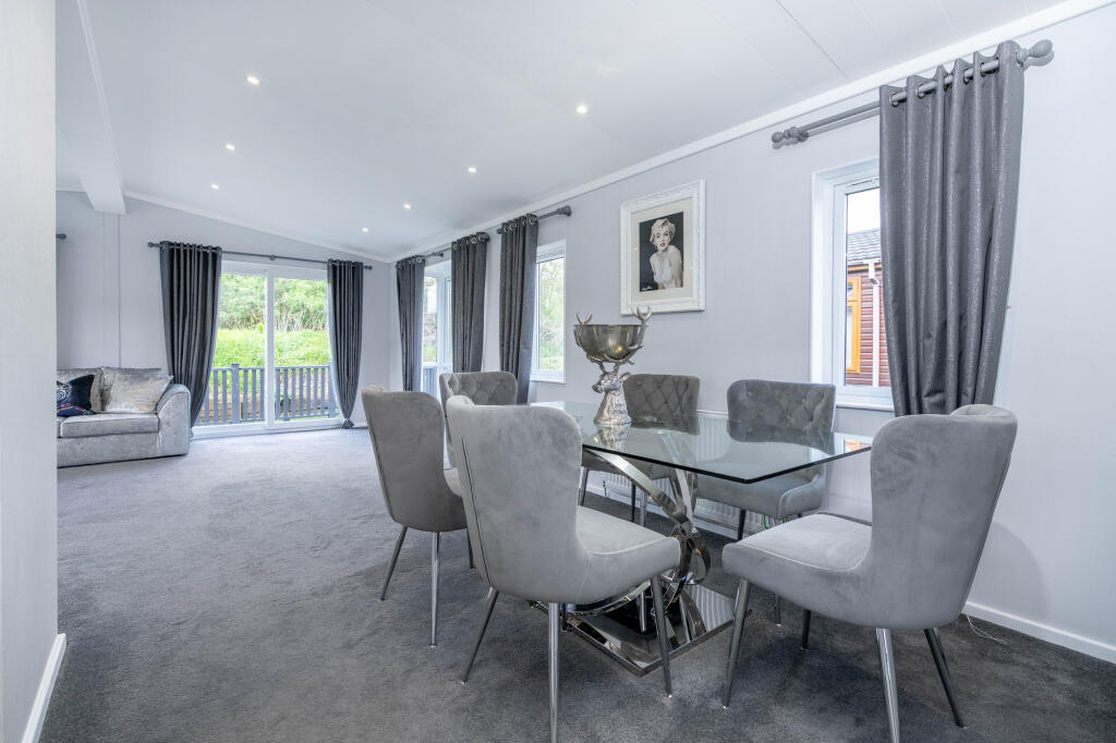 Two Bed Bespoke Walcott, Lazy Otter Meadows, Cambridge Road, Ely, Cambridgeshire, CB6 3LU photo 5