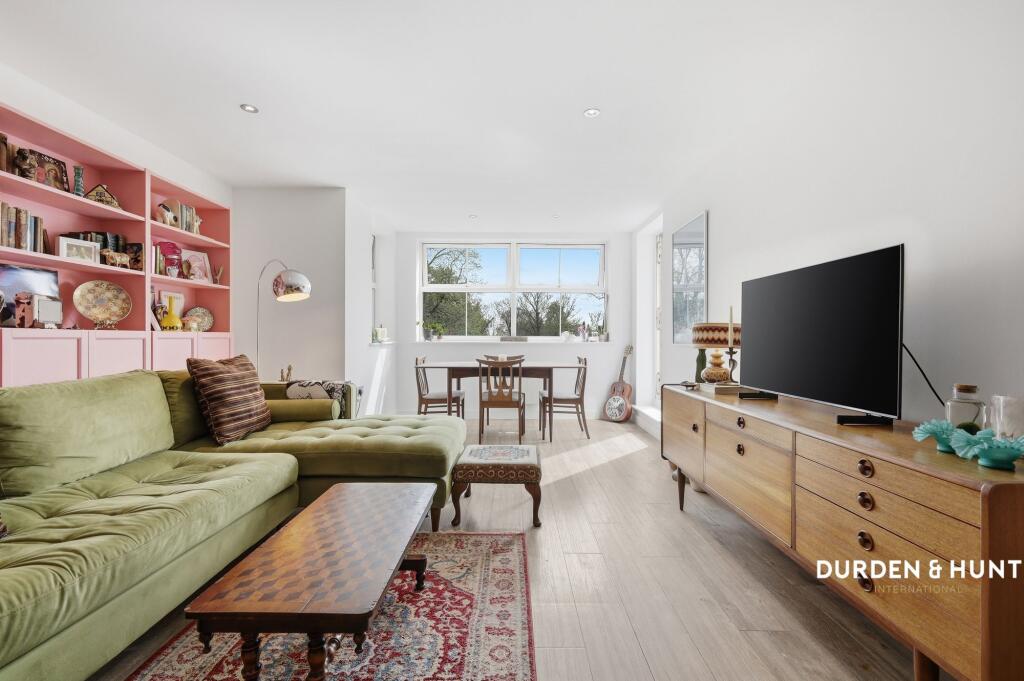 Apartment in Epping Forest, Buckhurst Hill - View 2