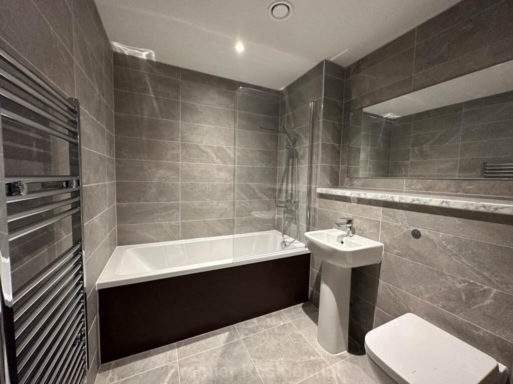 Apartment in Manchester - More
