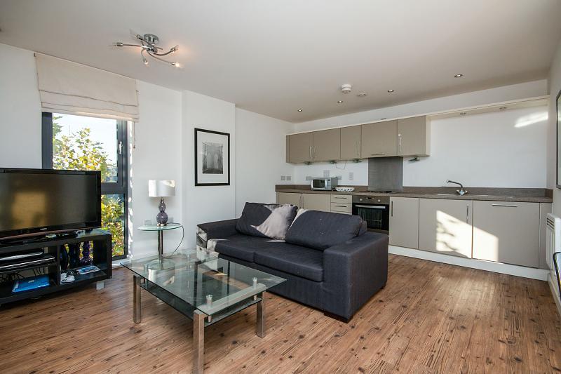 Apartment in Guildford - View 4