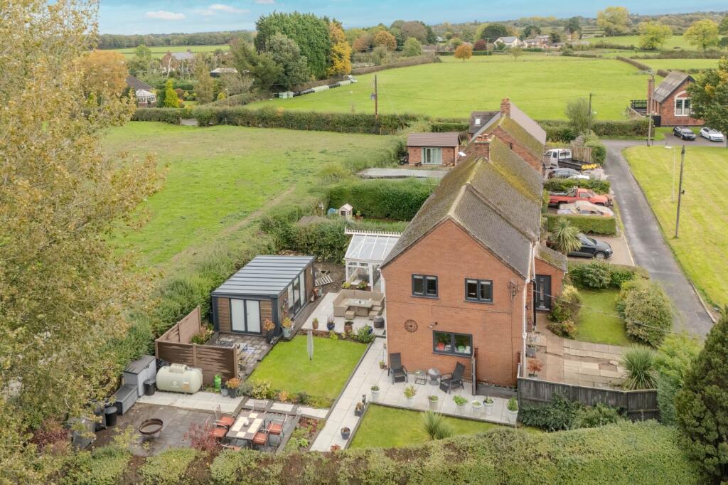 Wren Avenue, Sproston, Crewe, Cheshire, CW4 photo 2