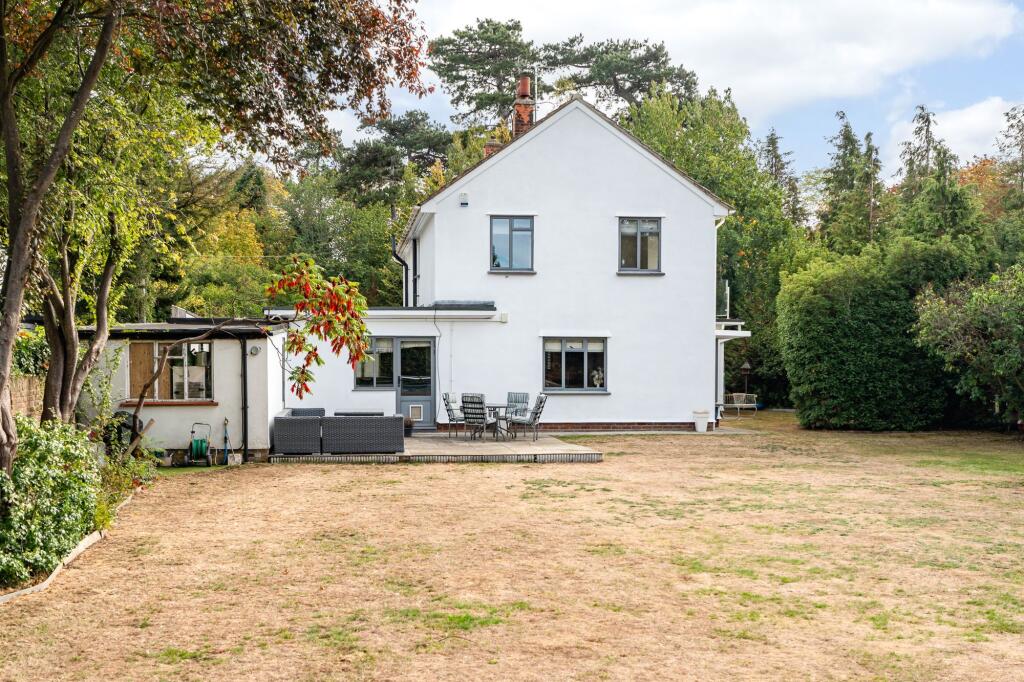 4-bed detached on Hoe Lane, Ware, SG12, £1,350,000