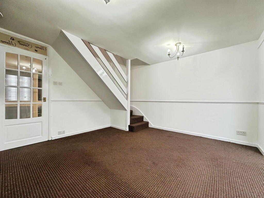 Reansway Square, Wolverhampton, WV6 0EY - More
