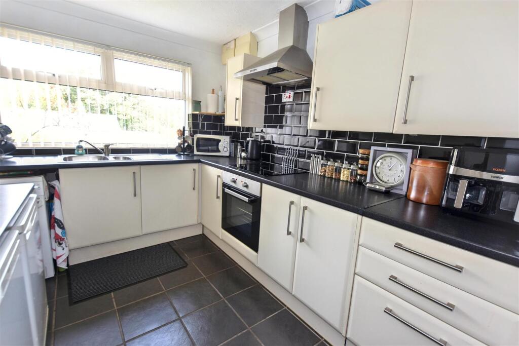 House in Lanner, Higher Tretharrup - More