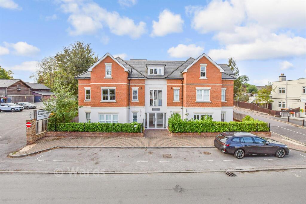 Apartment in Tunbridge Wells, Pembury - View 5