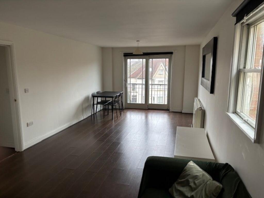 449 High Road, Wood Green, N22 8JE - View 2