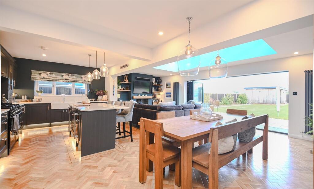 4-bed detached on Heathertop, Beamhill Road, Anslow, DE13, £650,000