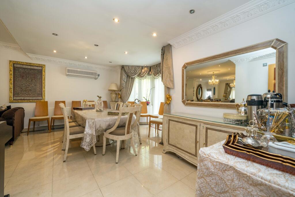 House in London, Park Royal - View 5