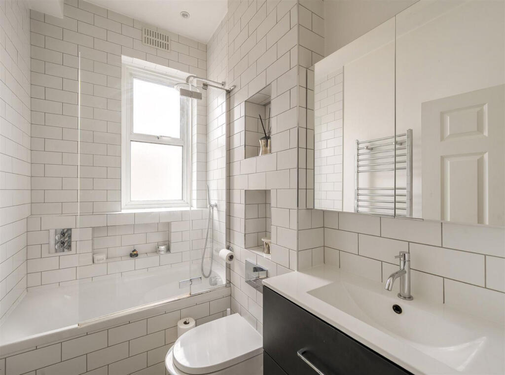 Apartment in London - View 3