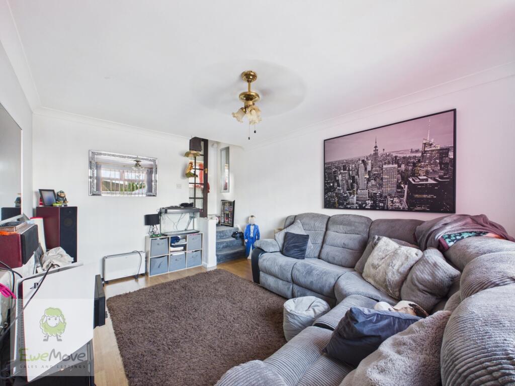 House in Frindsbury, Medway - View 2