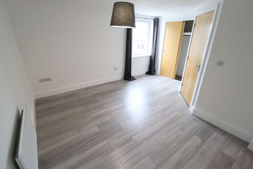 Apartment in Milton Keynes - View 3