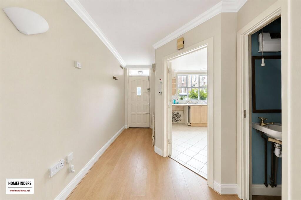 House in London - View 4