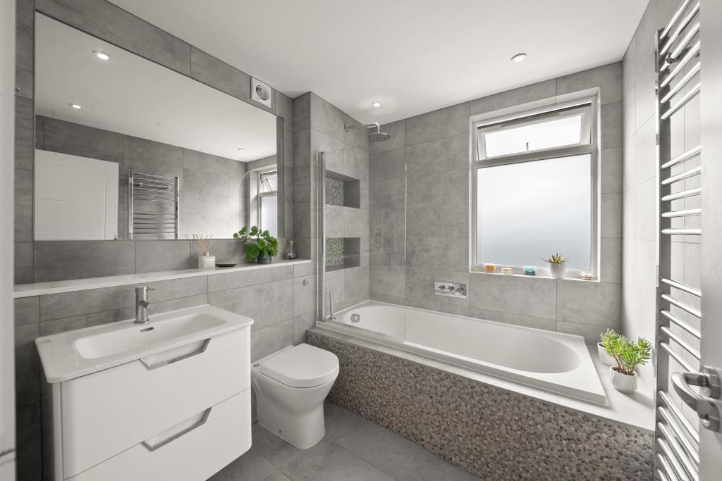 Apartment in London, Hanwell - More