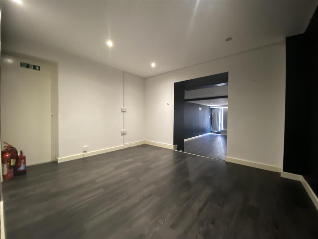 Main image of property: Smith Street, Warwick