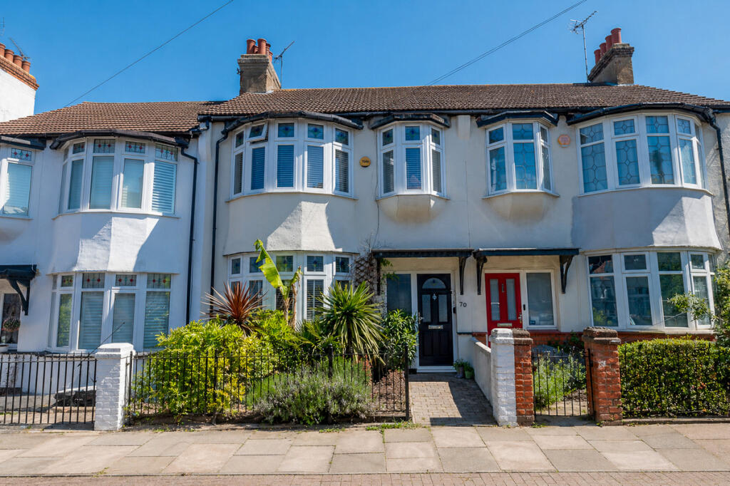 Main image of property: Woodfield Park Drive, Leigh-on-sea, SS9 1