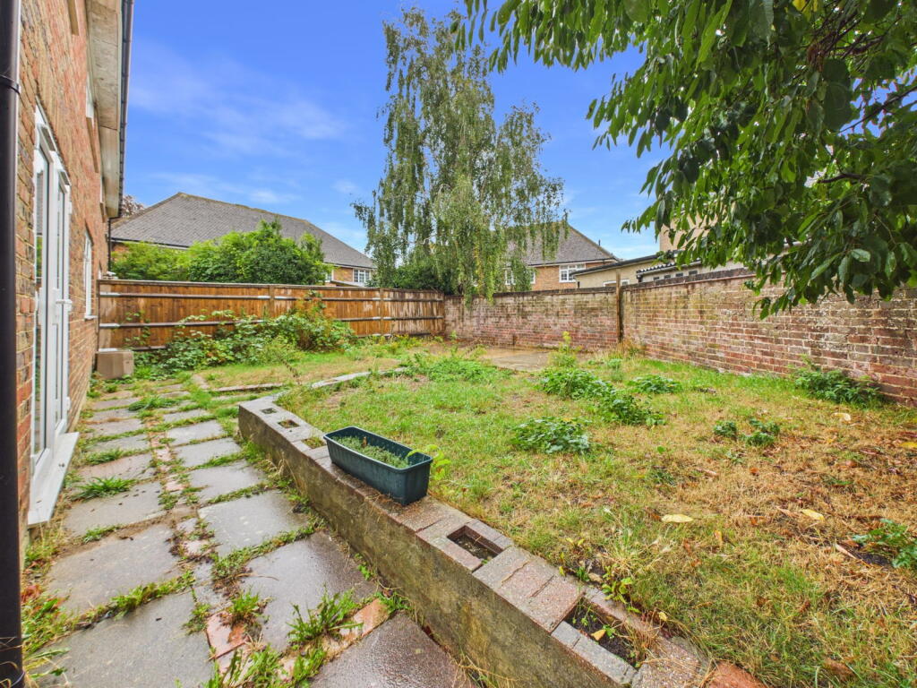 Furzedown, Lttlehampton, BN17 photo 2