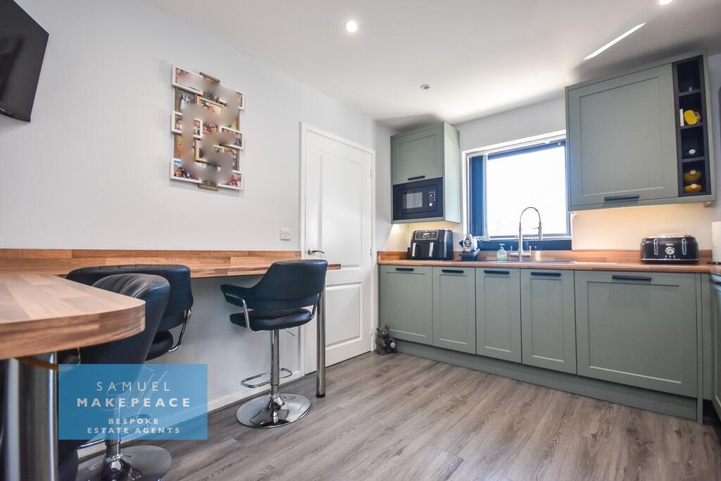 House in Stoke-on-Trent - View 4