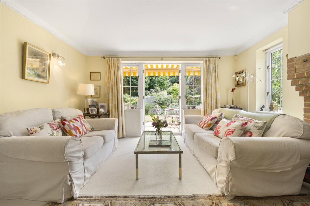 House in Tunbridge Wells, Horsmonden - More