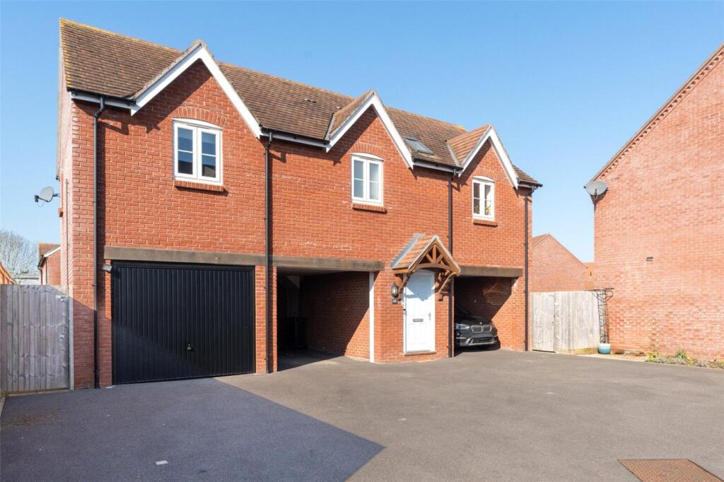 2-bed flat on Constance Road, Wimborne, Dorset, BH21, £119,250