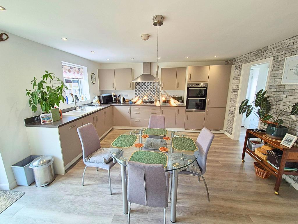 20, Blackthorn Road, Tenbury Wells, WR15 8TN photo 4