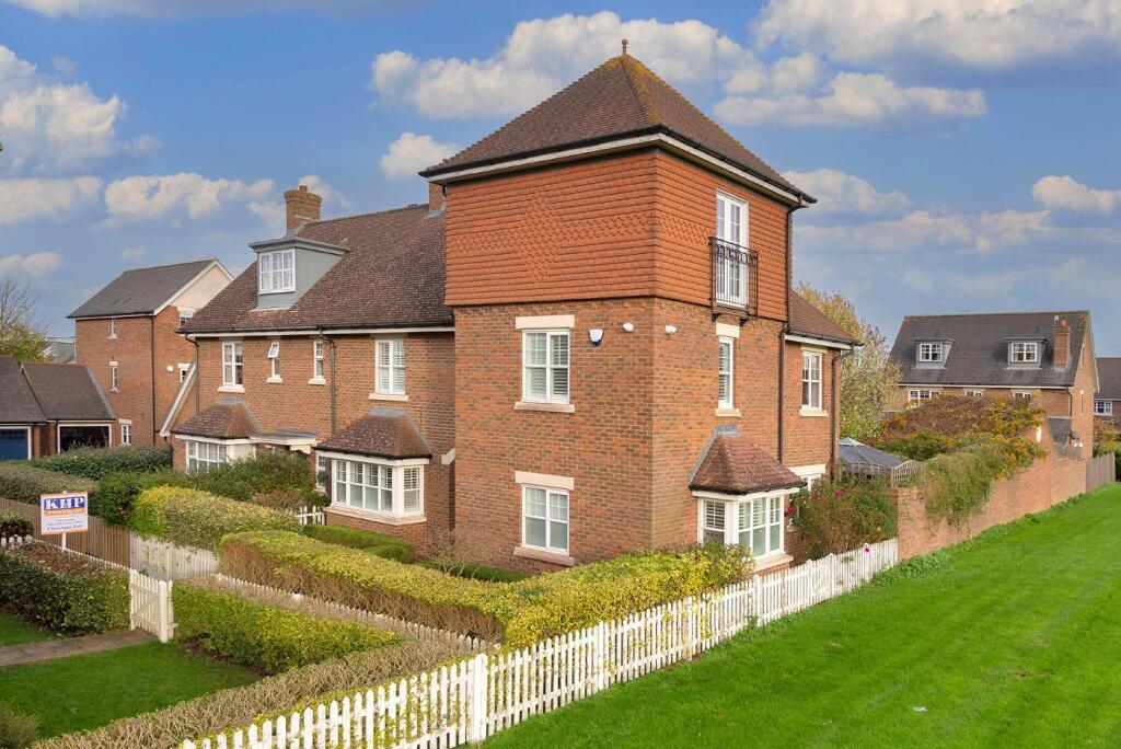 Main image of property: Woodford Grove, Kings Hill, ME19 4BX