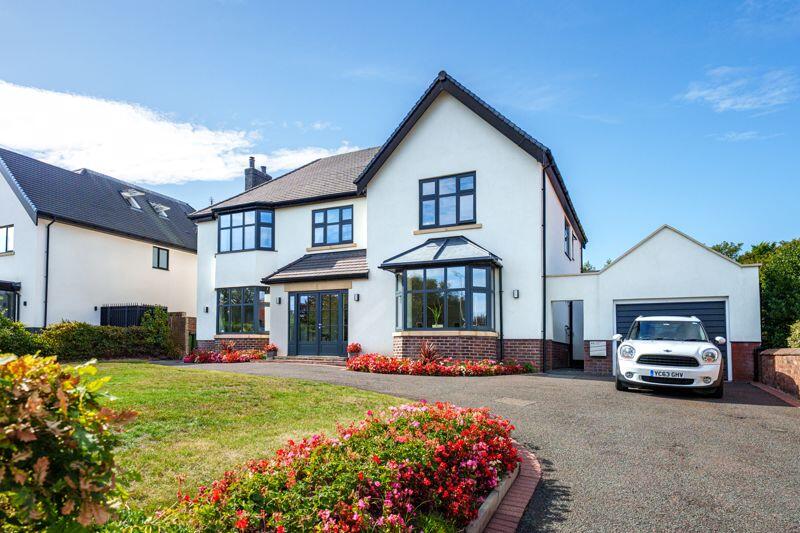 Main image of property: Golf Open 2026 - Trafalgar Road, Birkdale - 5 min walk to Birkdale Golf Course