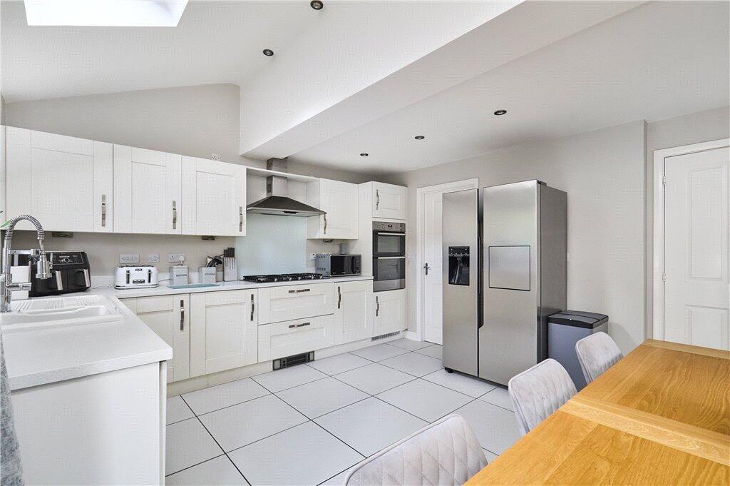 House in Bradford, Baildon - View 4
