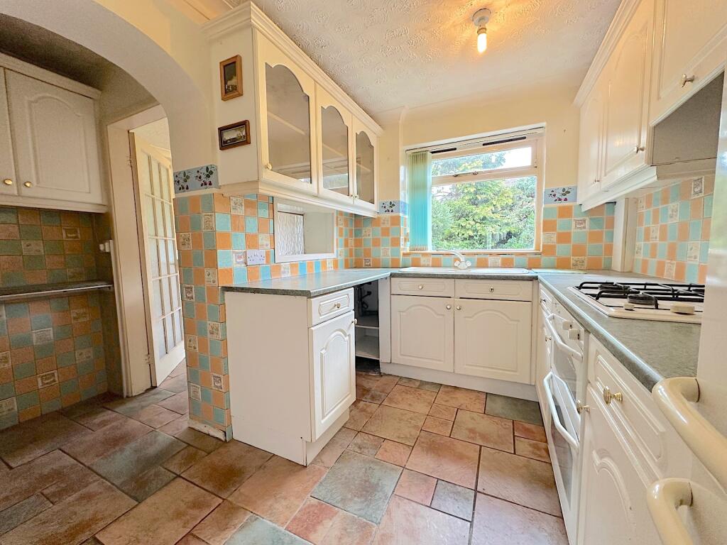 Hollybank Avenue, Essington, Wolverhampton, WV11 photo 4