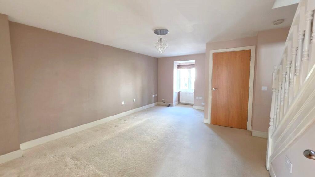 House in Reigate and Banstead, Horley - View 3
