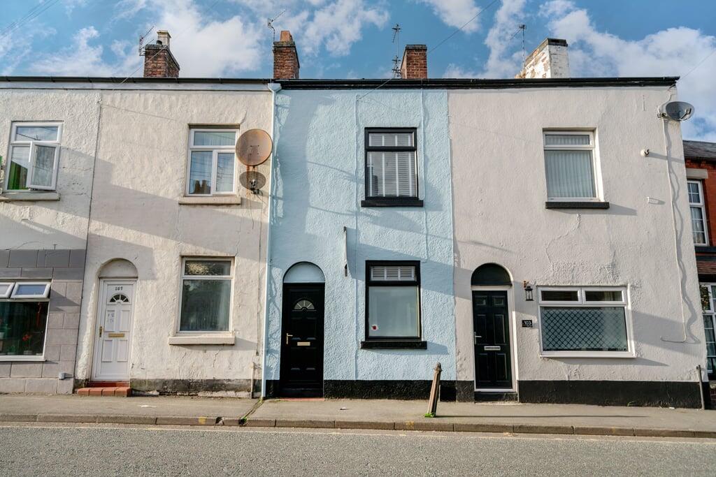 Main image of property: Park Lane, Macclesfield, SK11