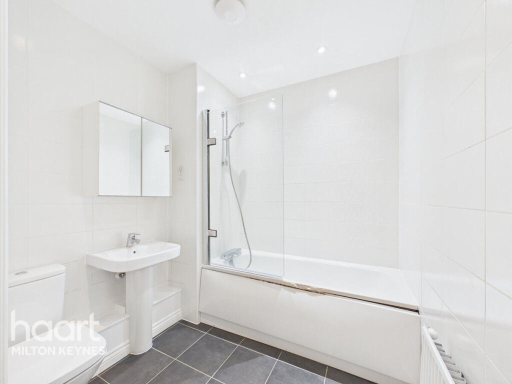 Apartment in Milton Keynes, Central Milton Keynes - More