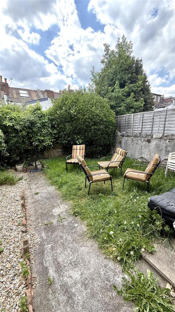 5 bedroom terraced house for rent