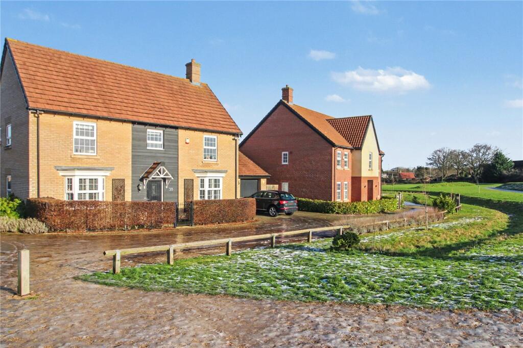 5-bed detached on Brickle Wood Avenue, Poringland, Norwich, Norfolk, NR14, £550,000