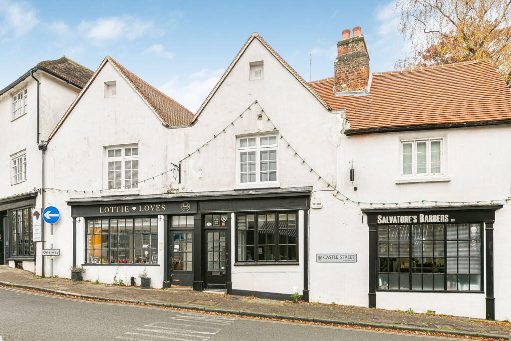 1-bed flat on Castle Street, Guildford, GU1, £250,000