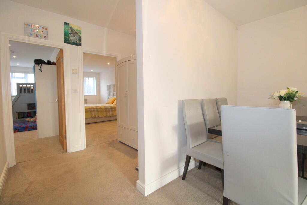 Apartment in Twickenham - More