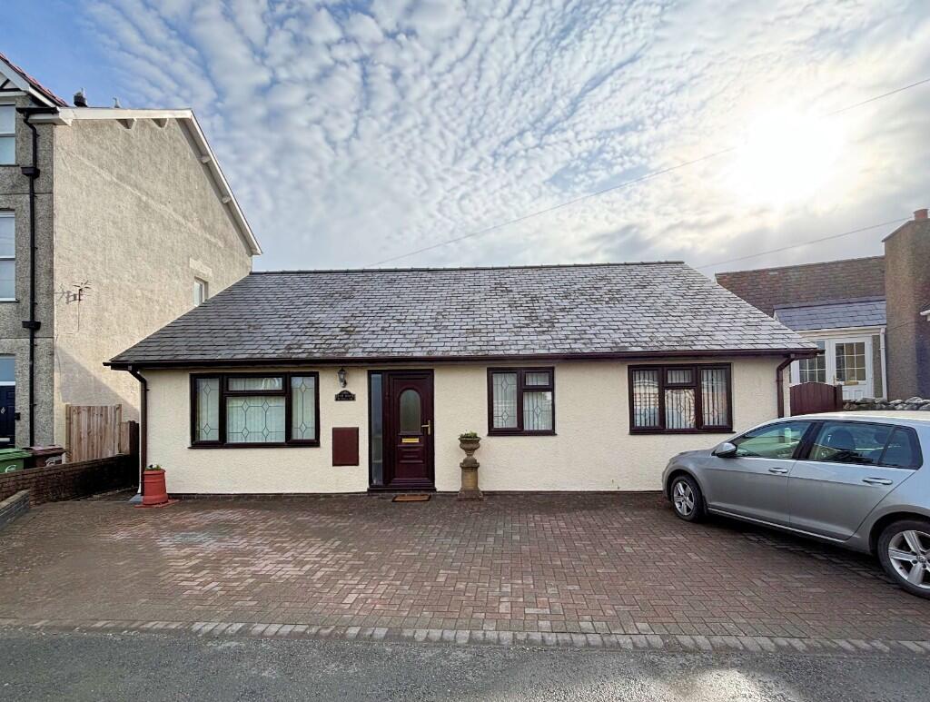 Main image of property: Elan House Bungalow Tywyn, Gwynedd, LL36 0AN