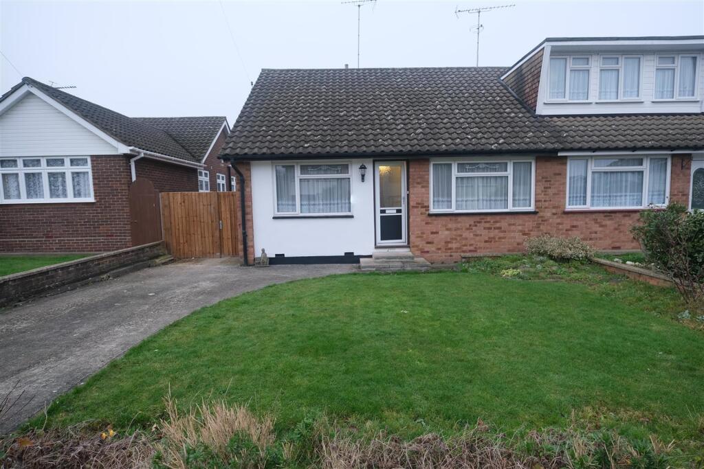 Main image of property: Pinewood AvenueLeigh-On-SeaEssex