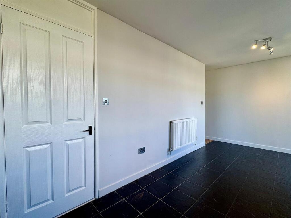 Ruislip Close, Birmingham photo 5