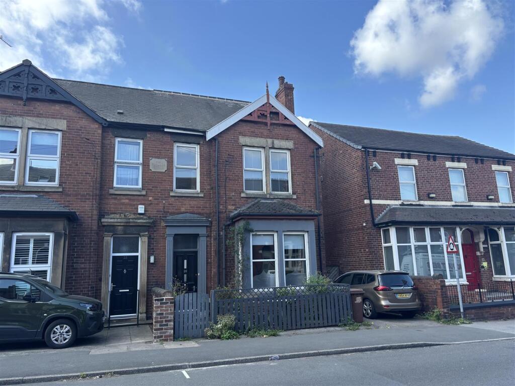 Ferrybridge Road, Castleford photo 3