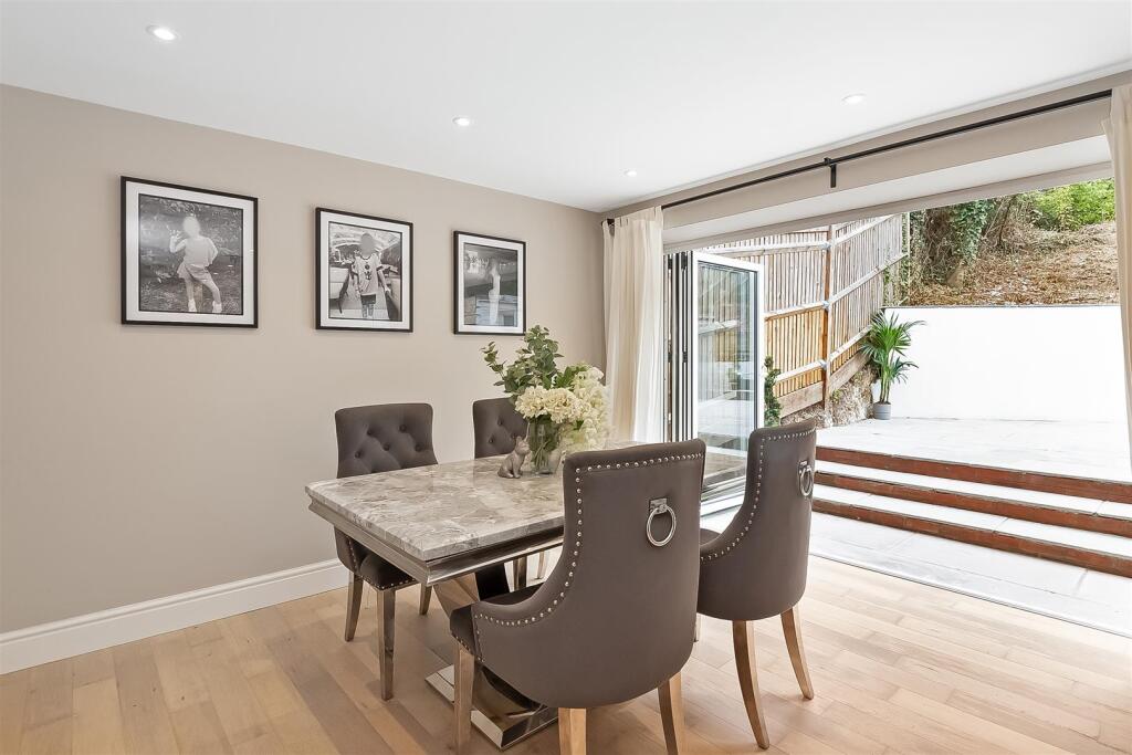 House in London - View 5
