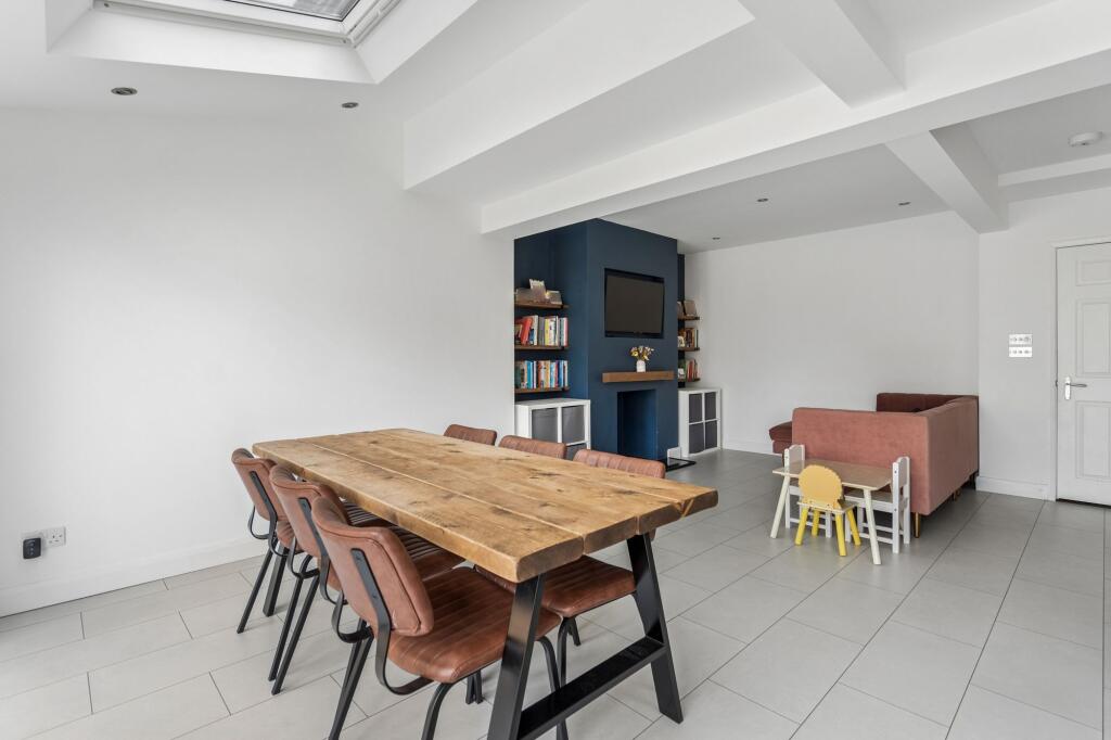 House in Watford, Hertfordshire - View 5