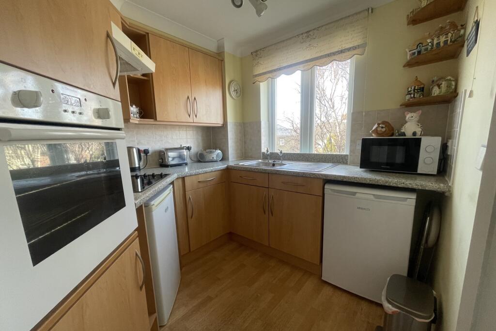 Beechwood Avenue, Deal, CT14 photo 3
