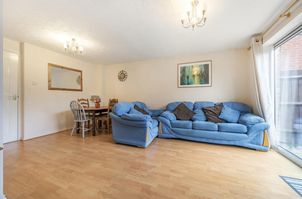 Miller Drive, Winnersh, Wokingham photo 2
