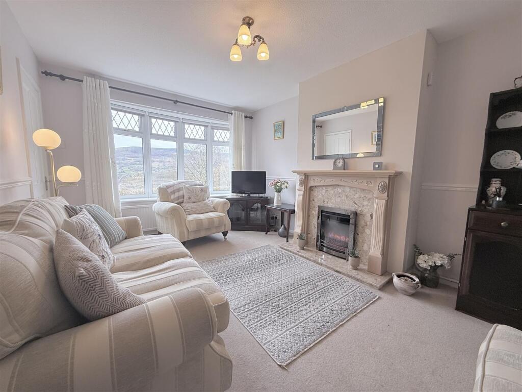 Greenhill Drive, Aberdare photo 2