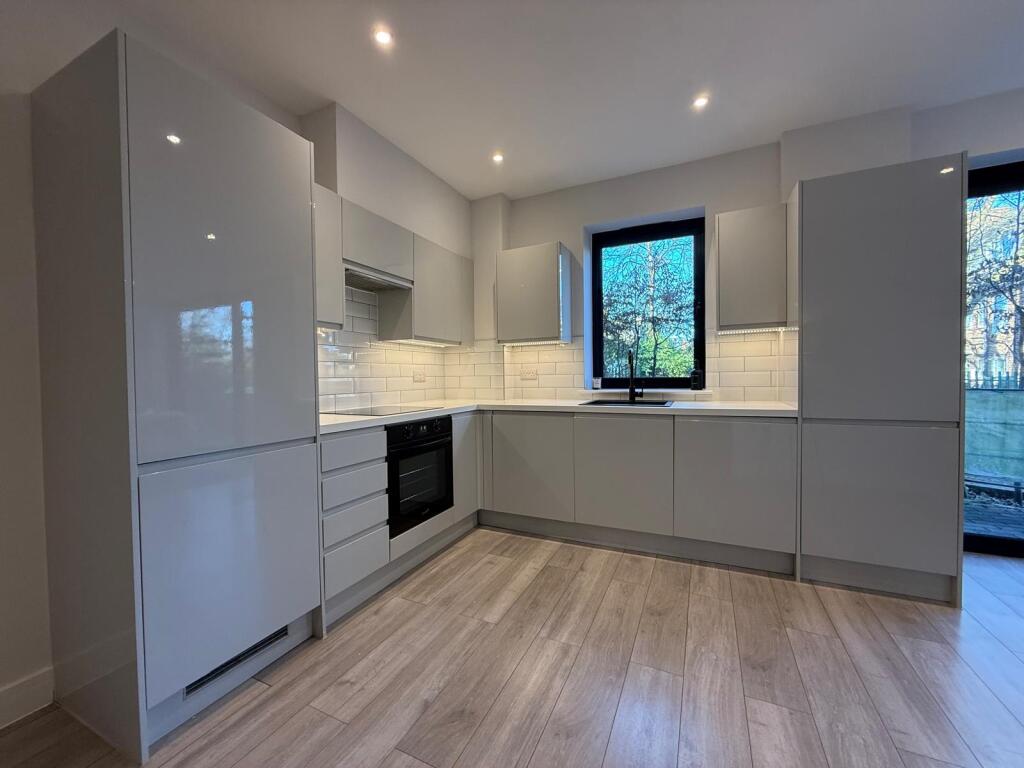 Apartment in London, Bellingham, Southend - View 5
